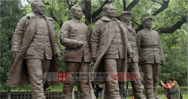 十大元帅铜雕塑.jpg