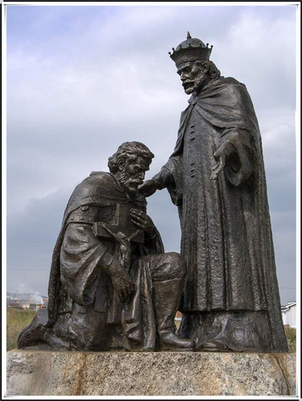 广场西方雕塑.jpg 广场西方雕塑.jpg