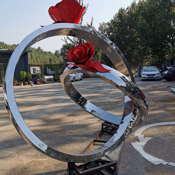 不锈钢戒指雕塑