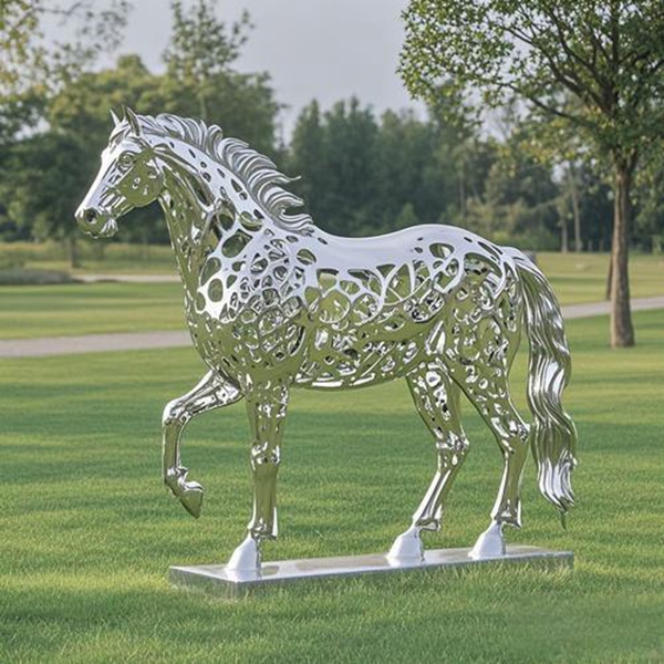 不锈钢马雕塑