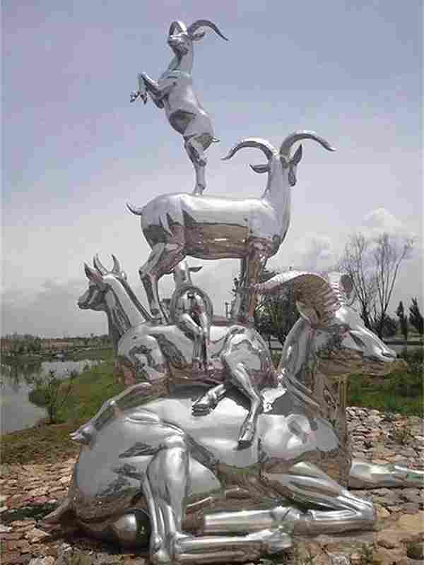 不锈钢羊雕塑