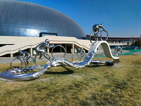 不锈钢运动雕塑