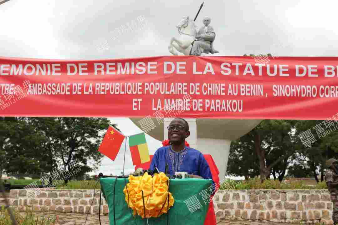 海外西非国家贝宁玻璃钢雕塑(图3)