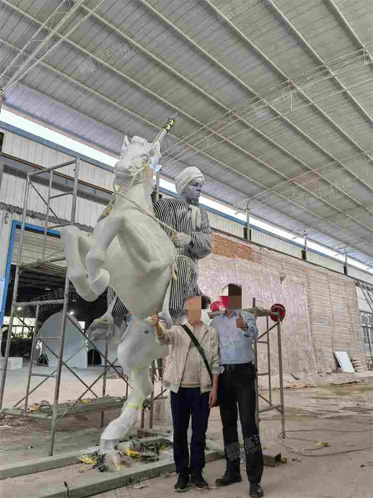 海外西非国家贝宁玻璃钢雕塑(图6)