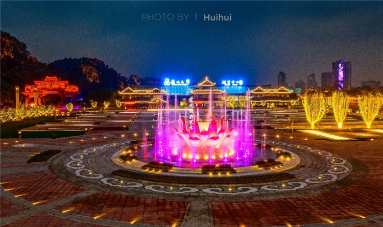 1611544147280319.jpg 四川乐山大佛景区莲花雕塑及莲花灯(图4)