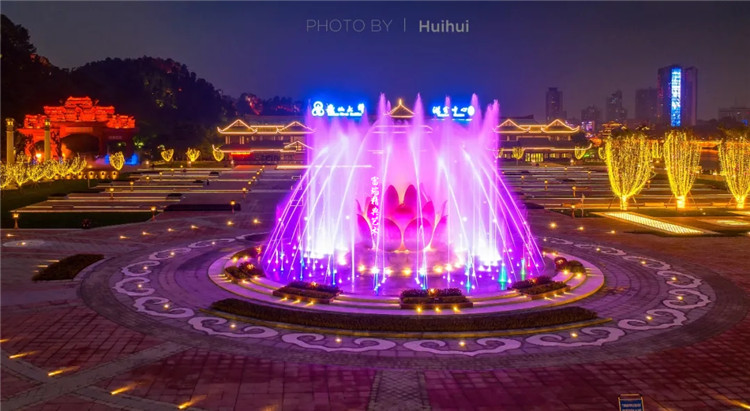 1611544147167500.jpg 四川乐山大佛景区莲花雕塑及莲花灯(图5)