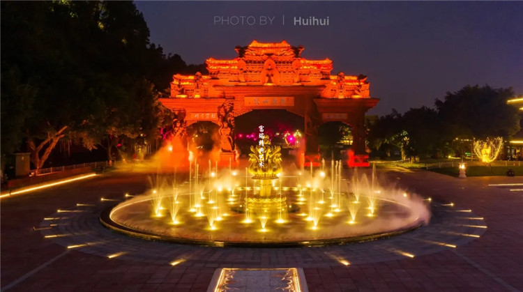 1611544147127916.jpg 四川乐山大佛景区莲花雕塑及莲花灯(图6)