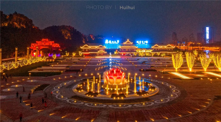 1611544147187522.jpg 四川乐山大佛景区莲花雕塑及莲花灯(图8)