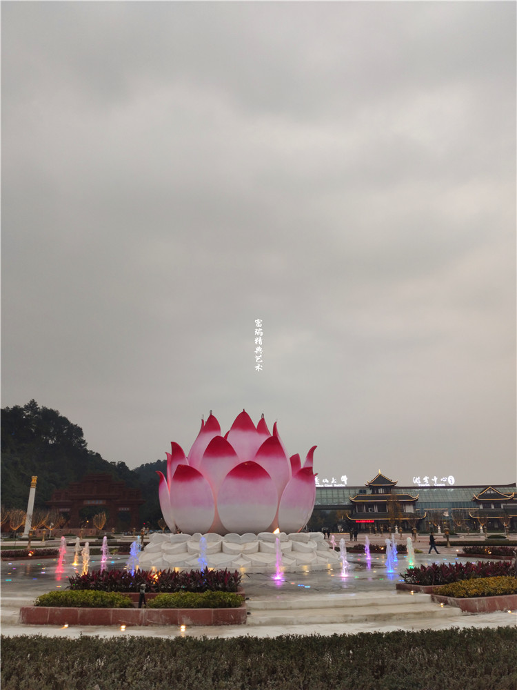 1609738699191583.jpg 四川乐山大佛景区莲花雕塑及莲花灯(图17)