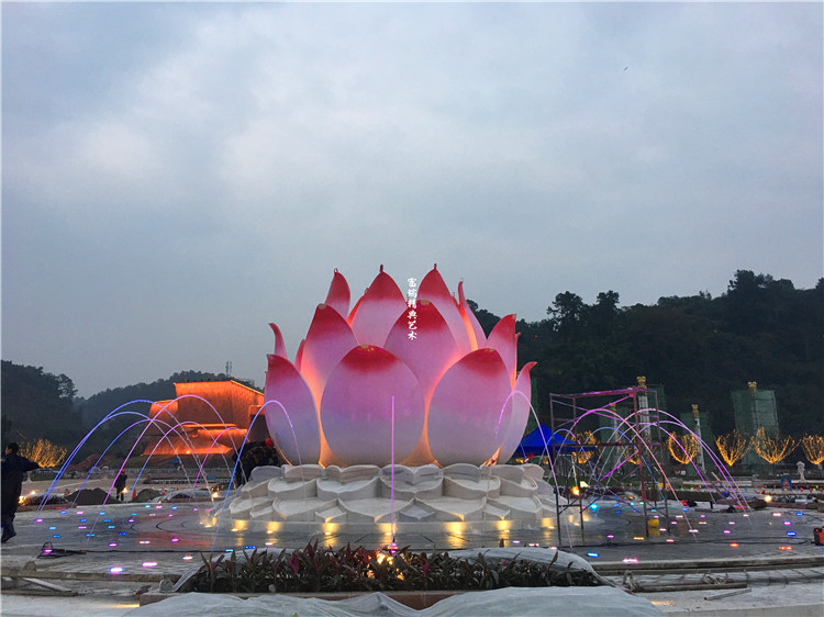 1609738699163330.jpg 四川乐山大佛景区莲花雕塑及莲花灯(图21)