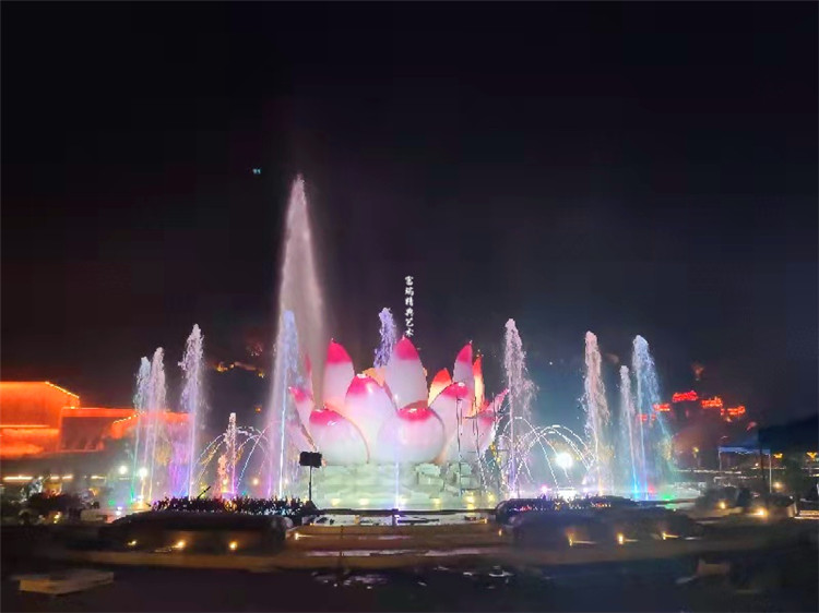 1609738699917061.jpg 四川乐山大佛景区莲花雕塑及莲花灯(图22)