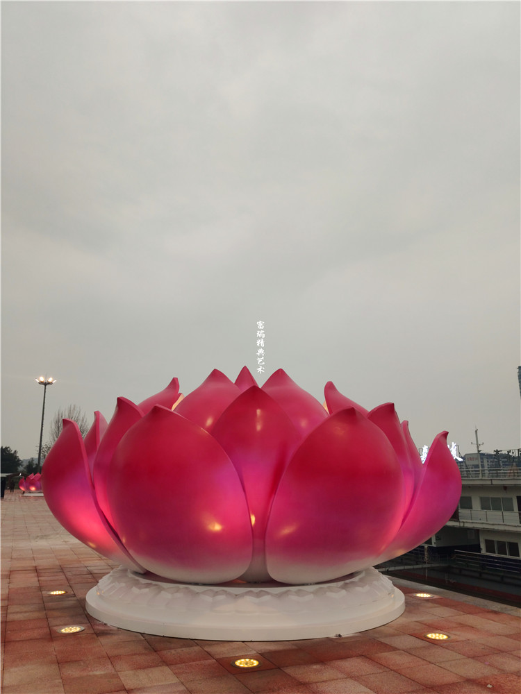 1609738699103357.jpg 四川乐山大佛景区莲花雕塑及莲花灯(图24)