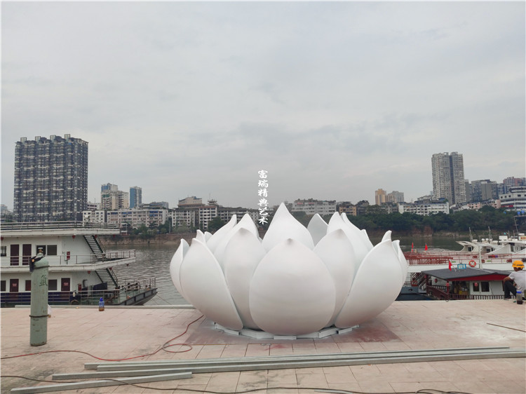 1601369851142564.jpg 四川乐山大佛景区莲花雕塑及莲花灯(图33)