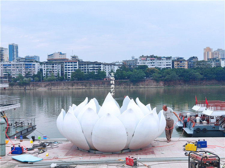 1601369851106269.jpg 四川乐山大佛景区莲花雕塑及莲花灯(图34)
