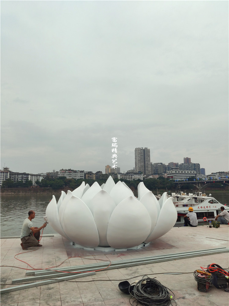 1601369851132086.jpg 四川乐山大佛景区莲花雕塑及莲花灯(图35)