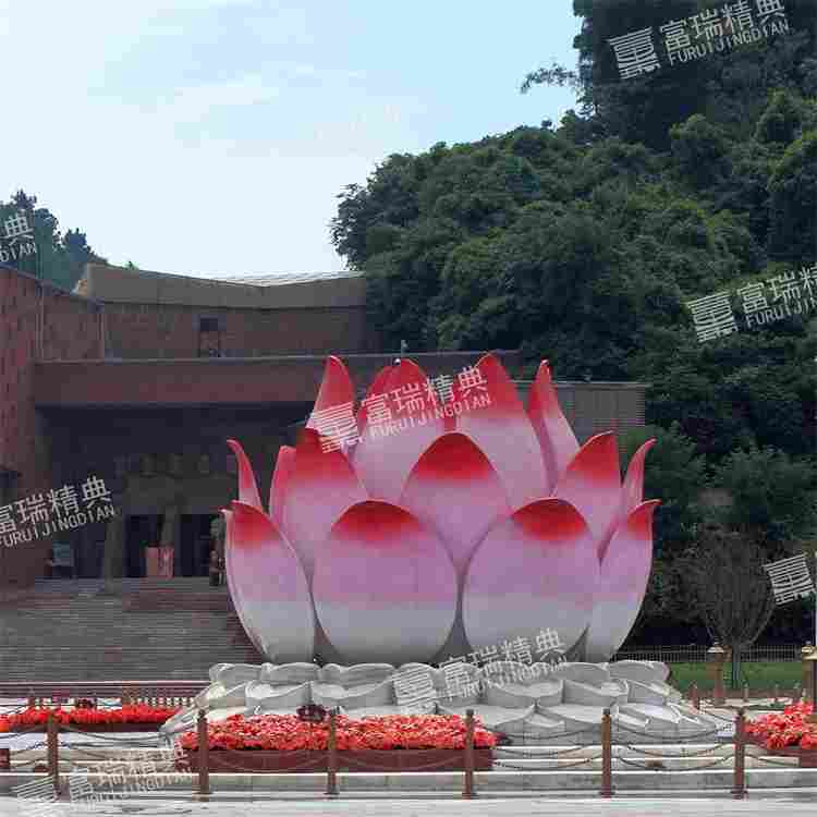 1689931051132196.jpg 四川乐山大佛景区莲花雕塑及莲花灯(图40)