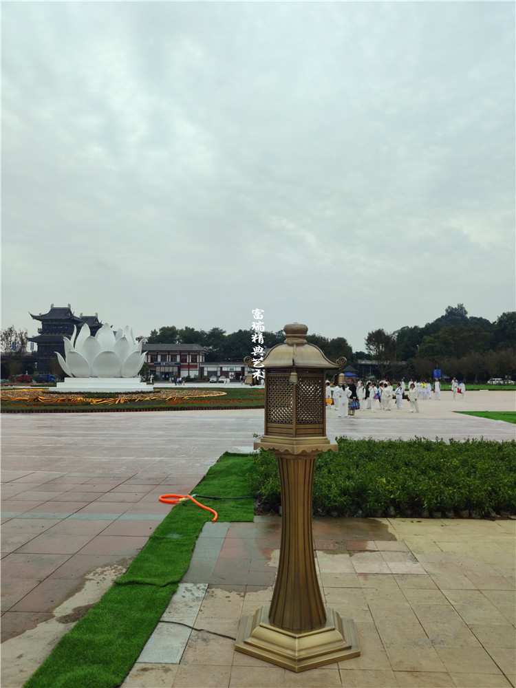 1601369851703099.jpg 四川乐山大佛景区莲花雕塑及莲花灯(图45)