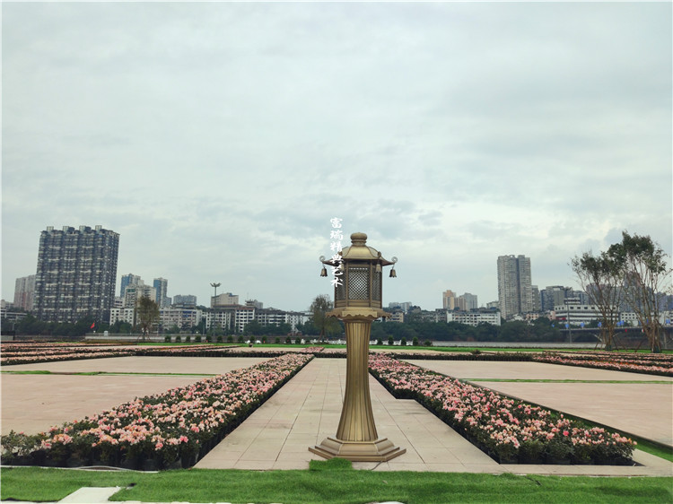 1601369851105287.jpg 四川乐山大佛景区莲花雕塑及莲花灯(图46)