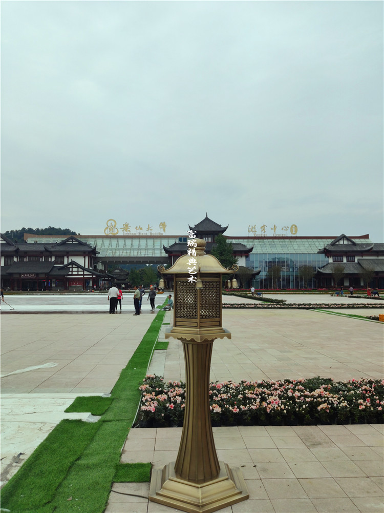 1601369851195064.jpg 四川乐山大佛景区莲花雕塑及莲花灯(图48)