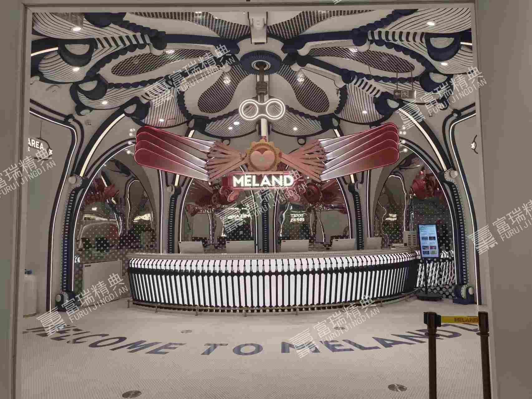 北京五棵松室内玻璃钢美陈雕塑(图9)