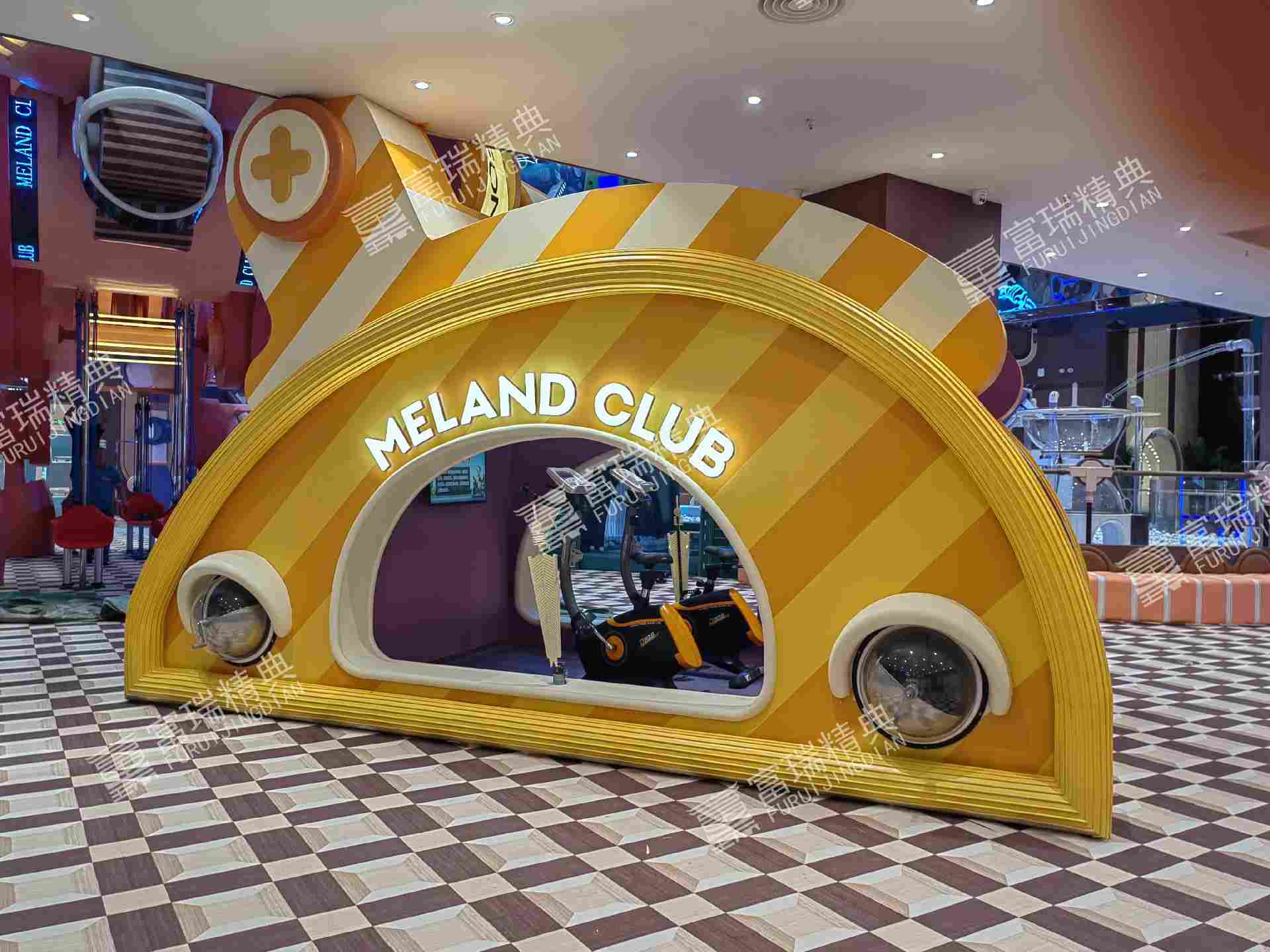 北京五棵松室内玻璃钢美陈雕塑(图13)