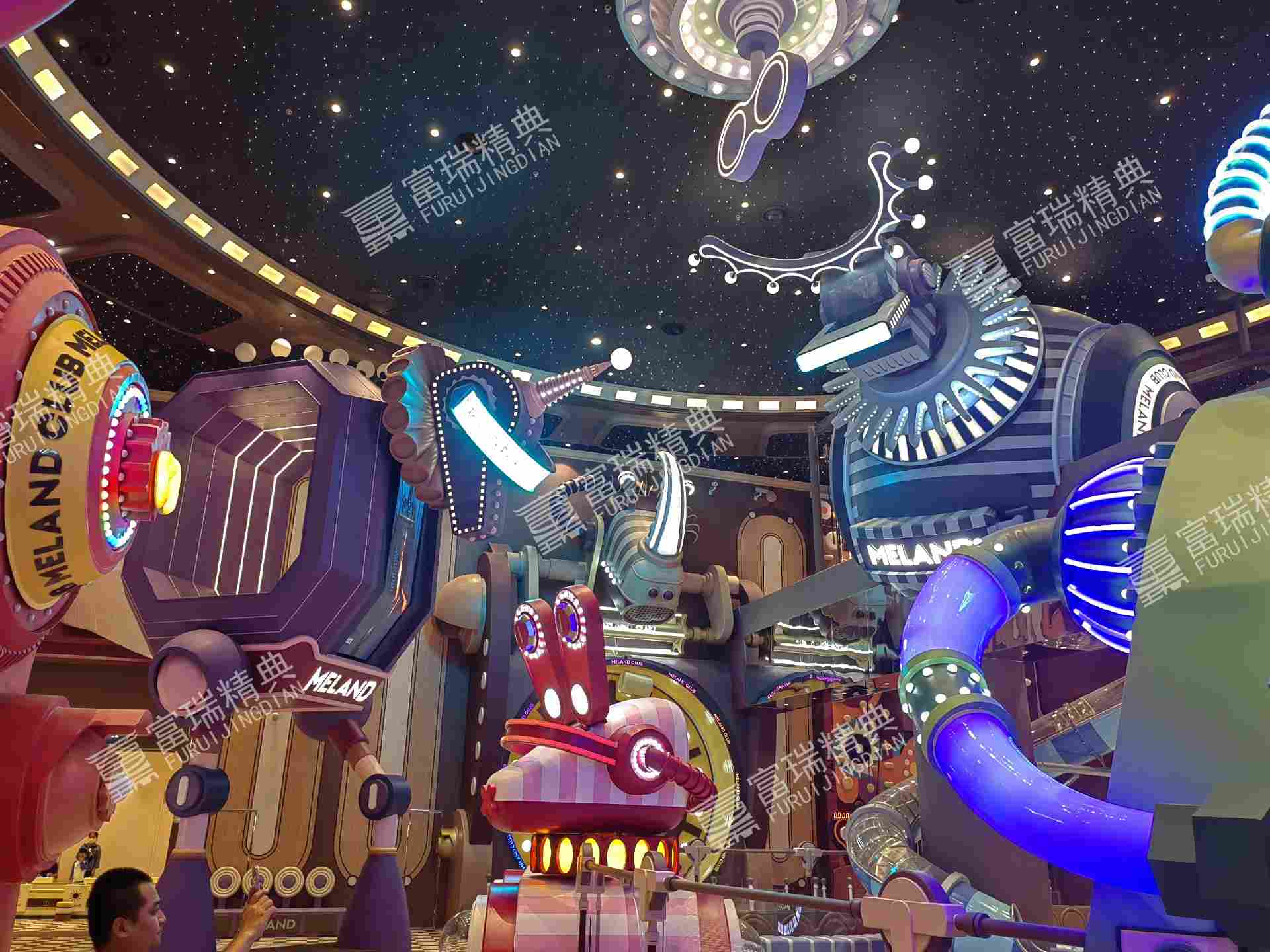 北京五棵松室内玻璃钢美陈雕塑(图25)